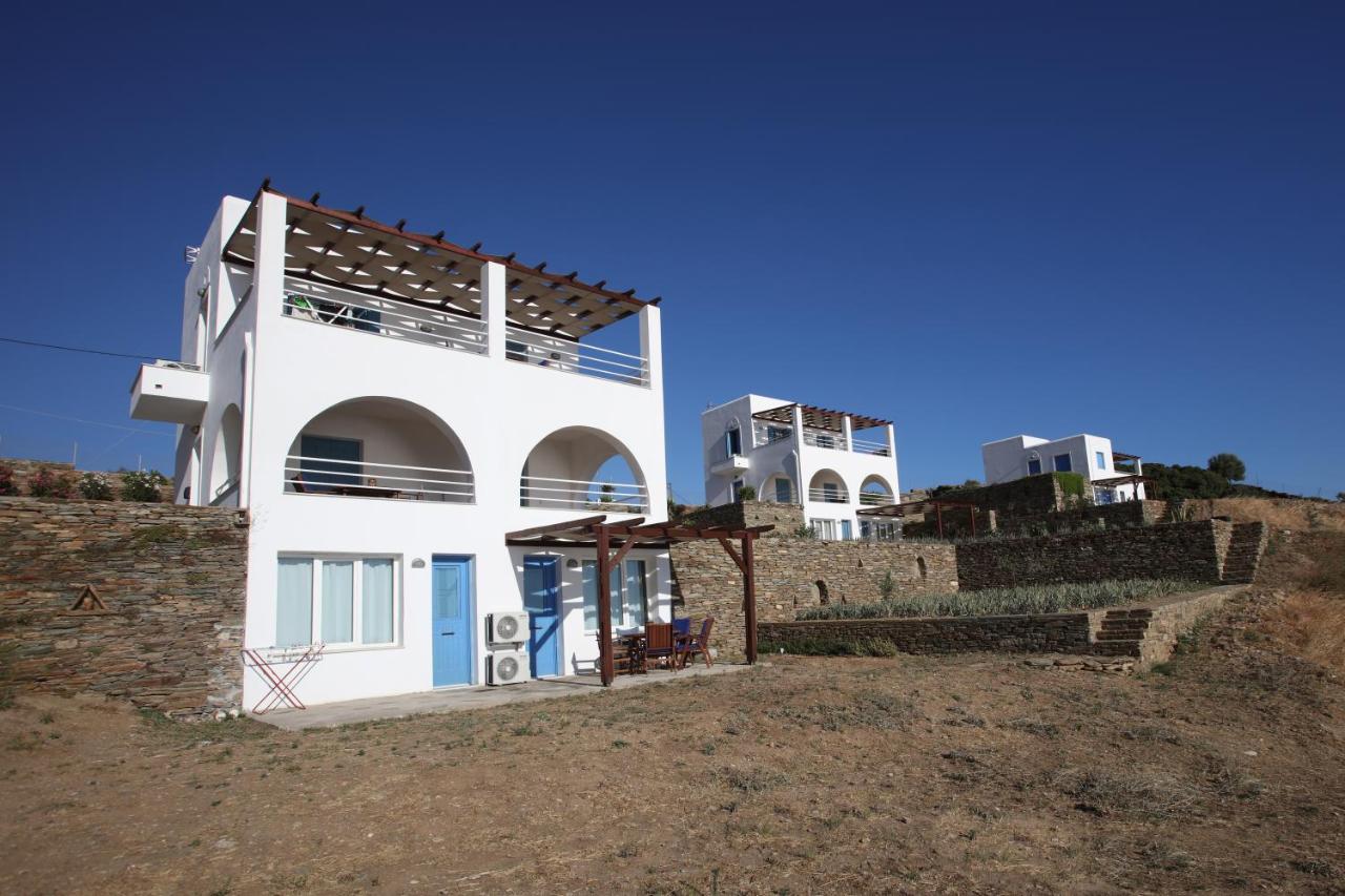 St George Village Batsíon Exterior foto